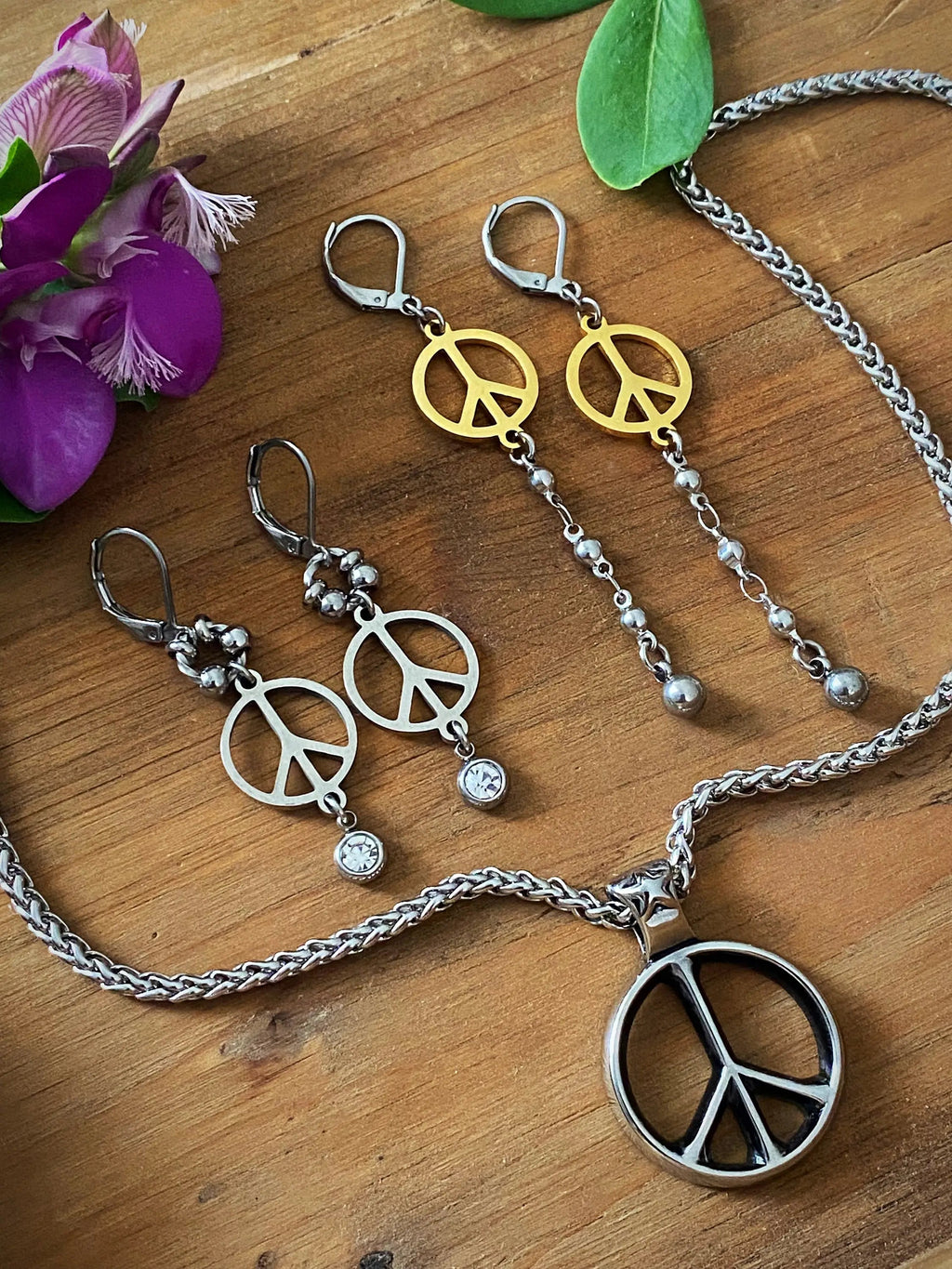 Classic Peace Sign Necklace — Silver Rope Chain